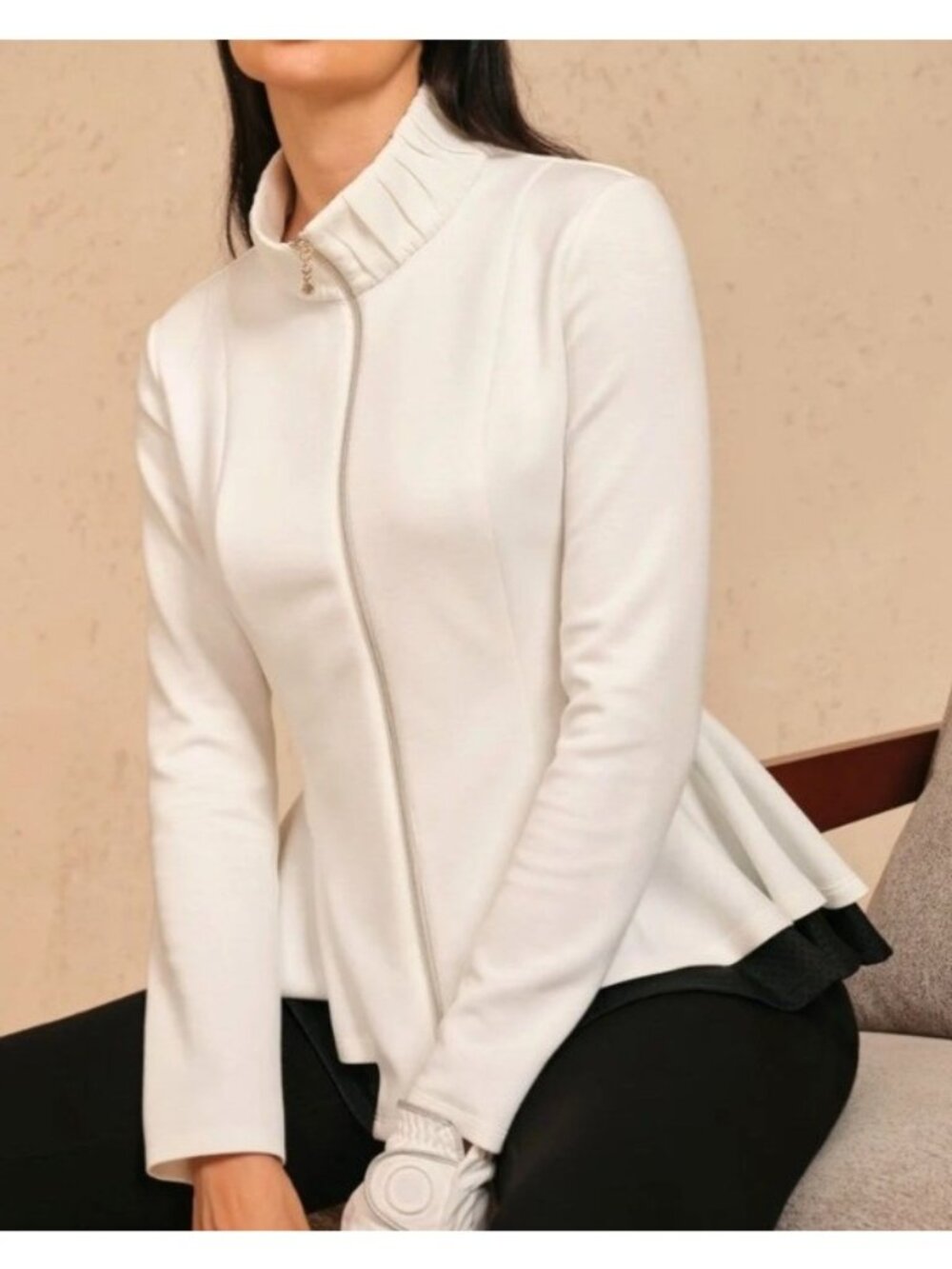 Acegolfs Women's Sz Medium Peplum Jacket With Ruffled Collar Full-Zip